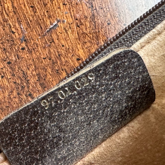 GUCCI Classic Vintage Monogram Clutch. Timeless design. - Picture 12 of 12
